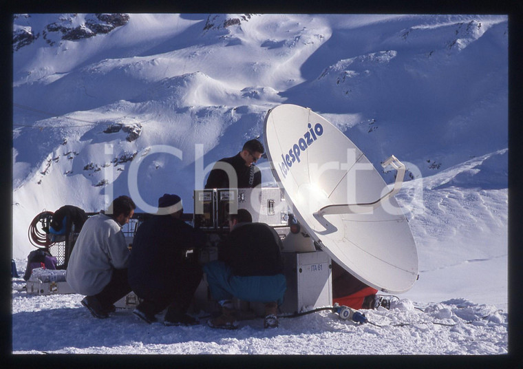 35mm vintage slide* 2001 CERVINIA - Attrezzature per la spedizione al POLO NORD