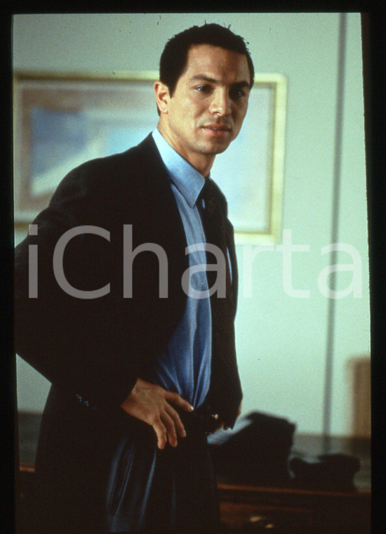 35mm vintage slide* 1995ca LAW & ORDER Benjamin BRATT in una scena della serie