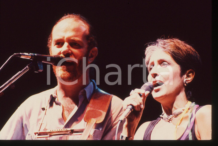 35mm vintage slide* 1989 MODENA Francesco DE GREGORI e Joan BAEZ in concerto (4)