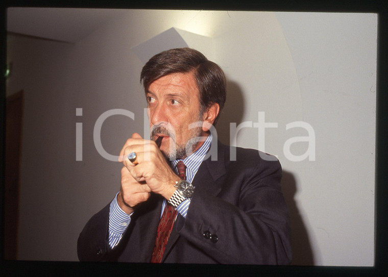 35mm vintage slide* 1990ca ITALIA COSTUME Giampaolo GIRONDA si accende la pipa