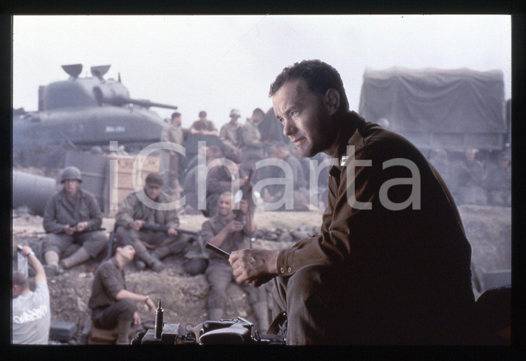 35mm vintage slide* 1998 SAVING PRIVATE RYAN Tom HANKS in una scena del film *2