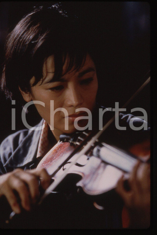 35mm vintage slide* 1998 LE VIOLON ROUGE Sylvia CHANG in una scena del film