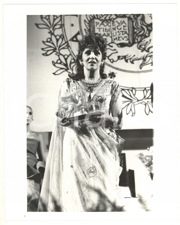 1988 VENEZIA Mostra del Cinema - Gina LOLLOBRIGIDA con il Leone d'Oro *Foto