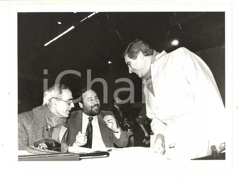 1990 ca POLITICA PSI - Ottaviano DEL TURCO discute a un convegno - Foto 24x18 cm