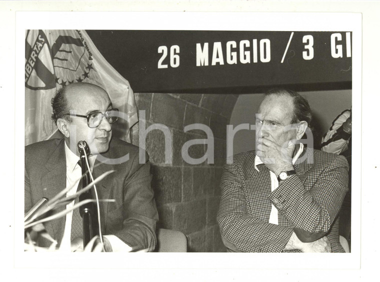 1984 MILANO Castello Sforzesco - Ciriaco DE MITA Giorgio BOCCA a un convegno DC
