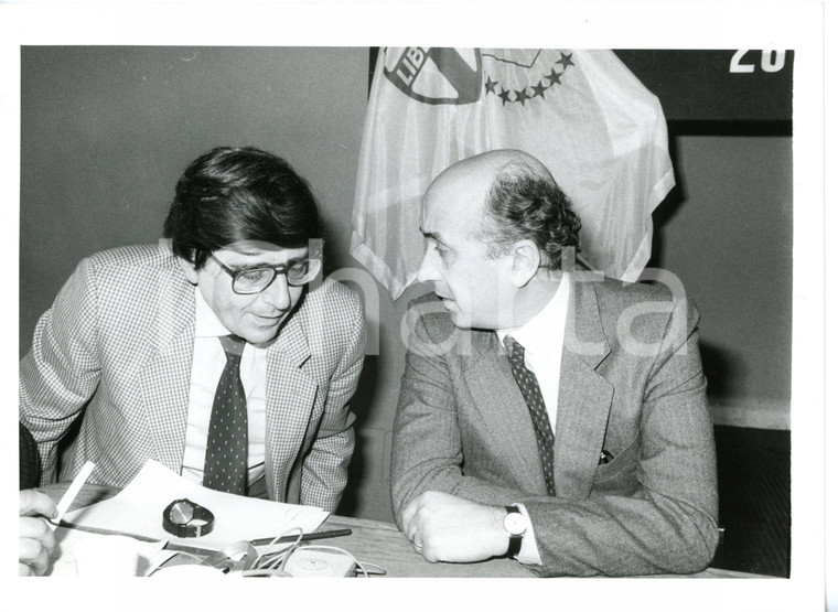 1984 MILANO - DC Ciriaco DE MITA e Vincenzo SCOTTI durante convegno *Foto 24x18