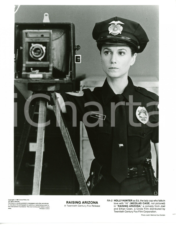 1987 CINEMA "Raising Arizona" - Holly HUNTER agente di Polizia *Regia Joel COEN 