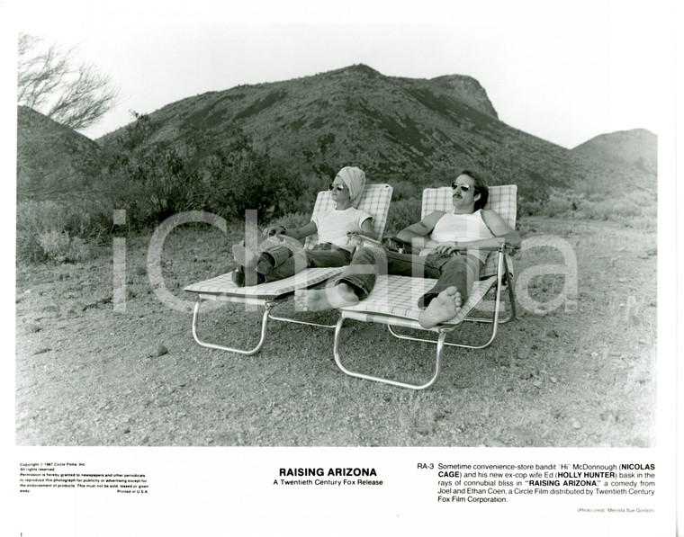 1987 CINEMA "Raising Arizona" - Nicolas CAGE e Holly HUNTER sul set *Foto 25x20