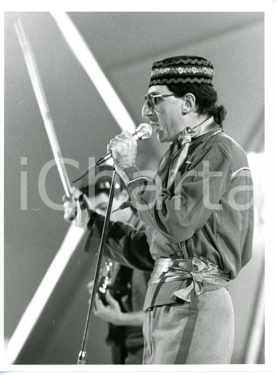 1985 SAINT VINCENT ESTATE Franco BATTIATO sul palco vestito da garibaldino *Foto