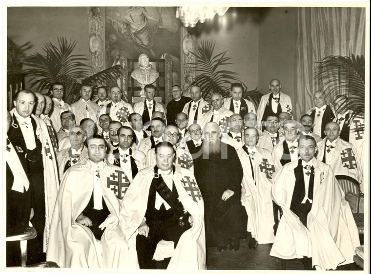 1960 ca MILANO Cavalieri Ordine SANTO SEPOLCRO presso istituto religioso - Foto