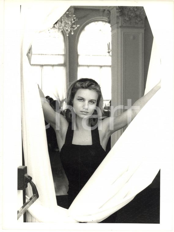 1985 ca CINEMA Ritratto di Fabienne BABE alla finestra - Foto 18x24 cm