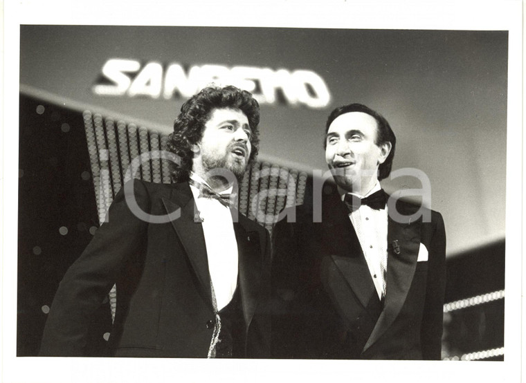 1984 FESTIVAL DI SANREMO - Beppe GRILLO e Pippo BAUDO sul palco dell'Ariston (1)
