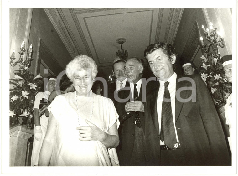 1985 ca VENEZIA - Sindaco Mario RIGO e Susanna AGNELLI a una serata di gala (2)