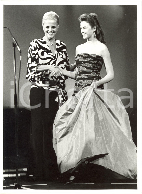 1985 CANNES Festival del Cinema - Virna LISI e Valérie KAPRISKY sul palco *Foto