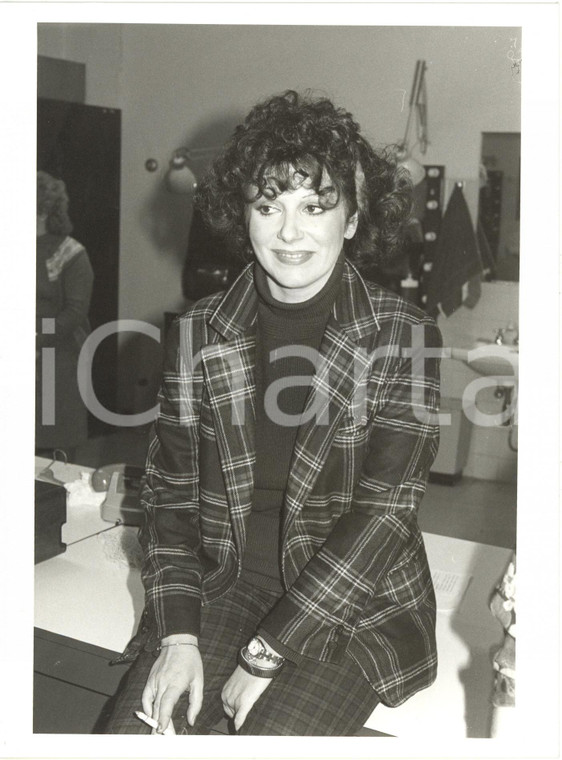 1980 ca ITALIA MUSICA Ombretta COLLI in camerino - Ritratto *Foto 18x24 