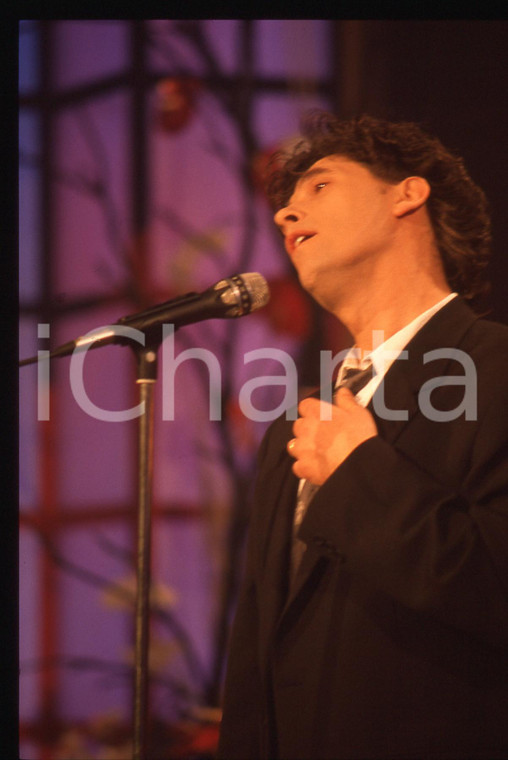 35mm vintage slide* 1989 ASPETTANDO SANREMO (?) Alberto SOLFRINI sul palco (2)