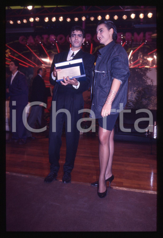 35mm vintage slide* 1987 CASTROCARO TERME Rosario DI BELLA riceve premio (1)