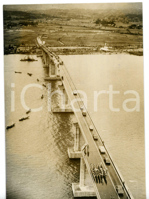 1964 SHIGA (JAPAN) Traffico lungo il ponte BIWAKOO *Foto 13x18 cm