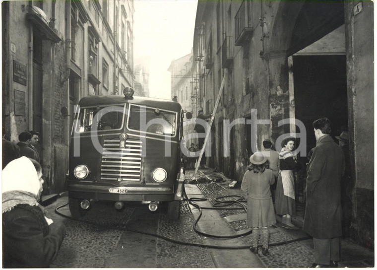 1957 TORINO Via della Basilica - Intervento VIGILI DEL FUOCO per incendio