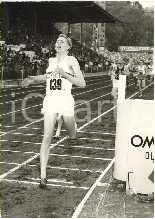 1954 BERNA ATLETICA Campionati Europei - Roger BANNISTER vince 1500 metri piani