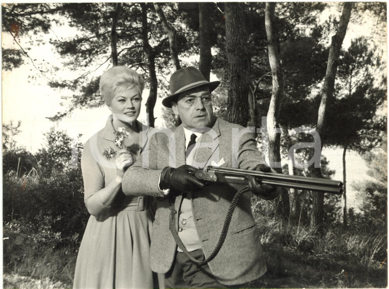 1961 CINEMA Anita EKBERG e Claudio GORA in una scena del film "A porte chiuse"