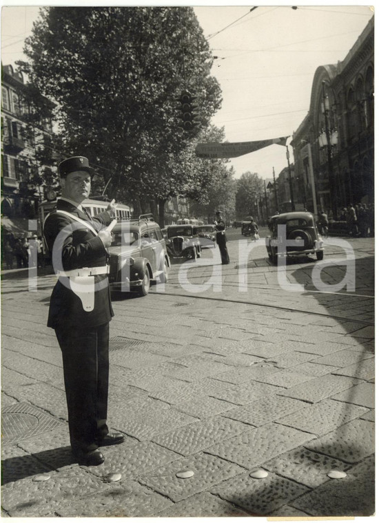 1954 TORINO Corso Vittorio Emanuele II - Vigili parigini dirigono il traffico 