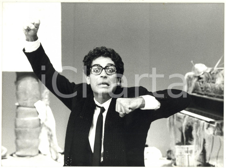 1990 ca. TEATRO - Gianfranco JANNUZZO in "C'è un uomo in mezzo al mare" (4)