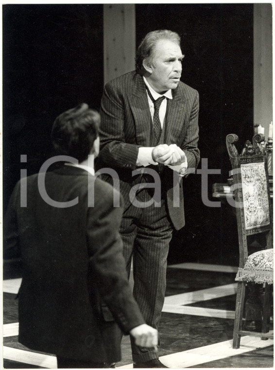 1985 ca. TEATRO Ugo TOGNAZZI in scena - Ritratto dell'attore - Foto 18x24 cm