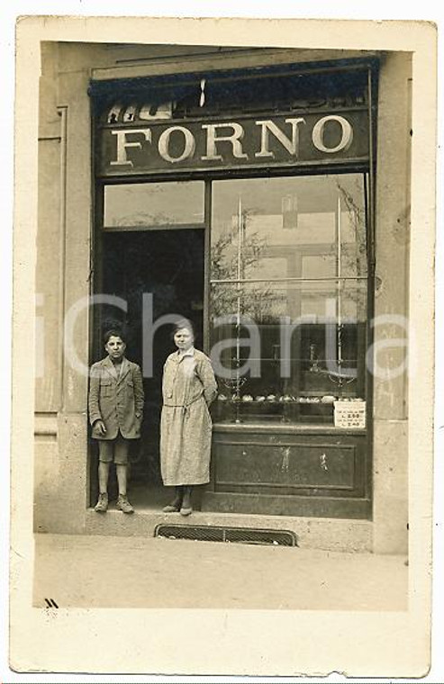 1930 ca SAN GENESIO ED UNITI (PV) Ritratto dei proprietari della panetteria FOTO
