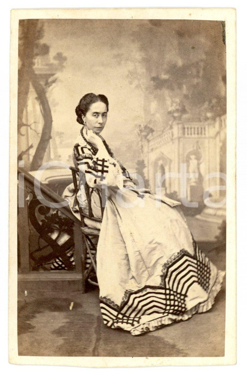 1860 ca TORINO Ritratto di nobildonna in abito da passeggio - Foto MONTABONE CDV