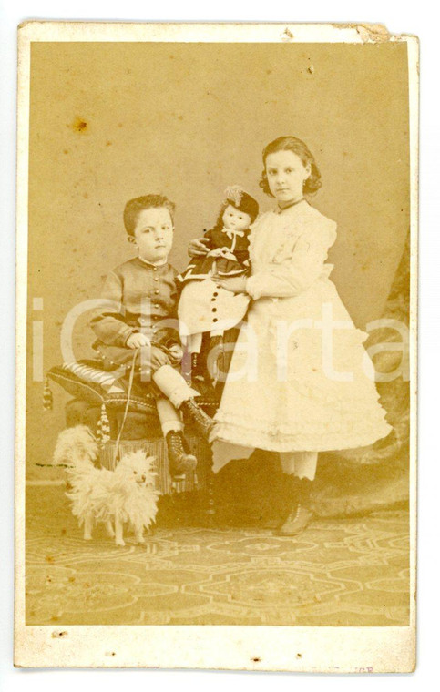 1870 ca TORINO Ritratto di bambini con bambola e cane di pezza - SCHEMBOCHE CDV