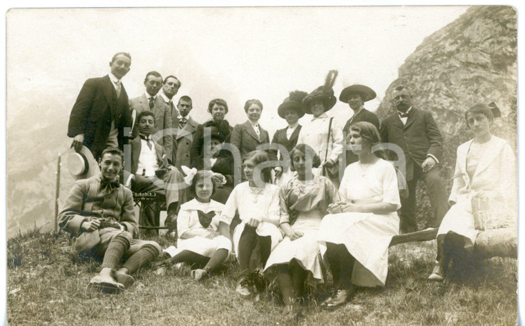 1930 ca COURMAYEUR Gita di famiglia in montagna - Fotocartolina FP - NV