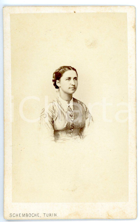 1880 ca TORINO Ritratto di donna in abito a righe - Foto SCHEMBOCHE - CDV