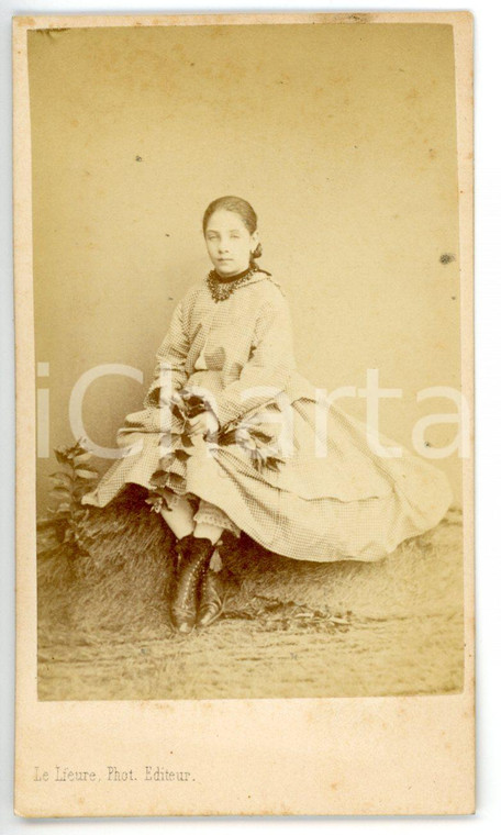 1870 ca TORINO Ritratto di fanciulla in abito a quadretti *Foto LE LIEURE CDV