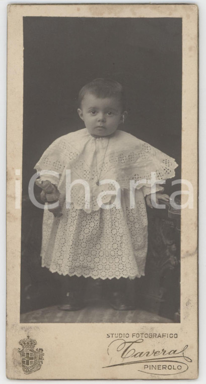 1910 ca PINEROLO (TO) Bambino in abito bianco - Ritratto *Foto TAVERA 8x15 cm