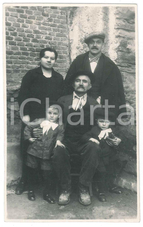 1930 ca FRANCE Famiglia con due bambini - Ritratto *Foto cartolina 9x14 cm