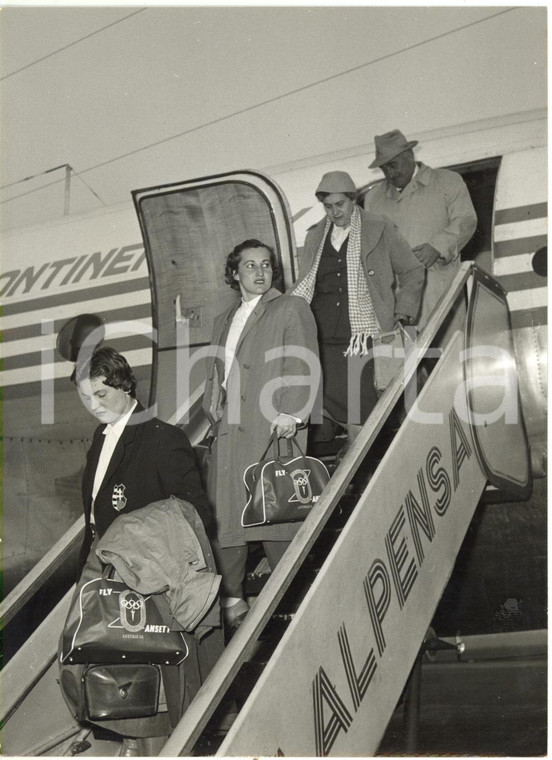 1956 MILANO Aeroporto MALPENSA - Arrivo delegazione olimpionica ungherese (2)