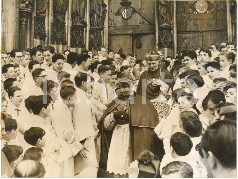 1953 COLOGNE CATHEDRAL - Cardinal Josef FRINGS among boy-singers - Photo 20x15