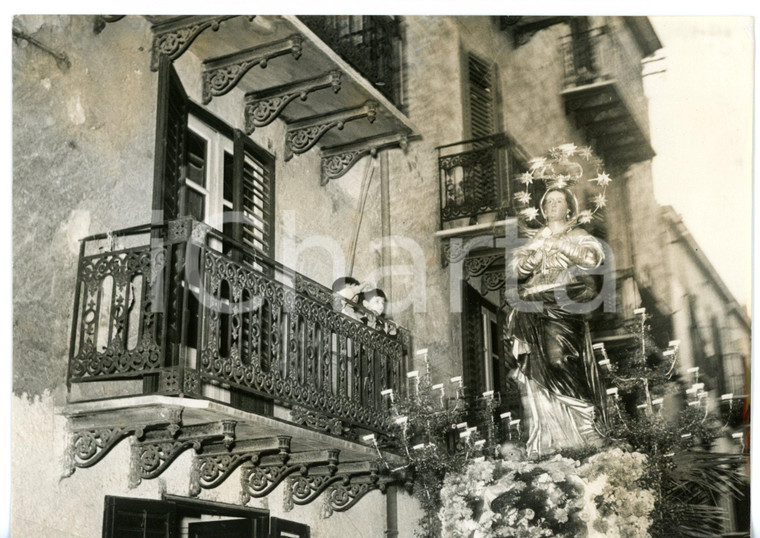 1955 ca PALERMO Processione della MADONNA - Bambini al passaggio della statua