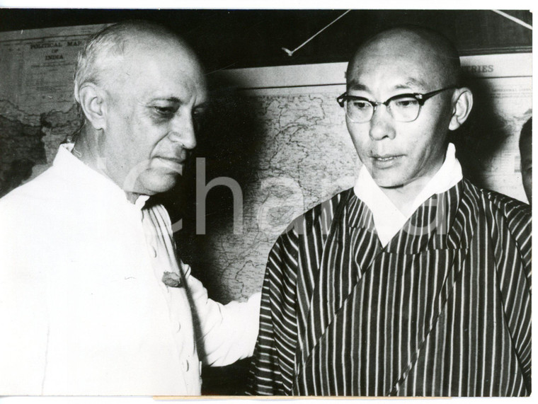 1959 NEW DELHI Jawaharlal NEHRU discussing with Jigme Dorji WANGCHUCK *Photo