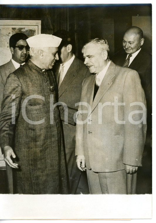 1959 INDIA Prime minister Jawaharlal NEHRU receiving Andrey Andreyevich ANDREYEV