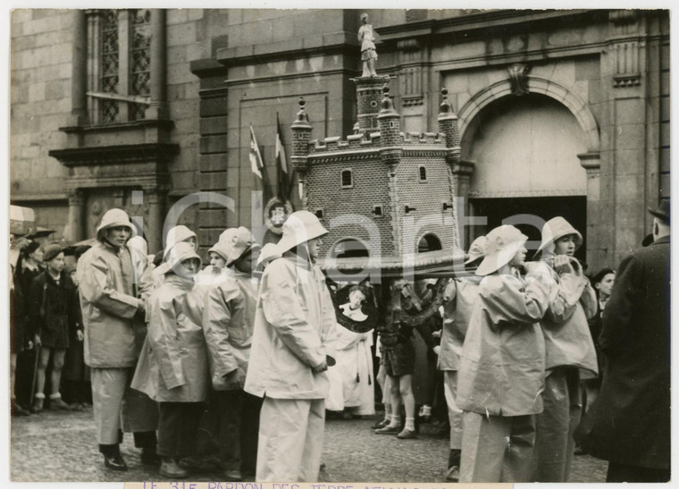 1956 SAINT-MALO (F) Pardon des TERRE-NEUVAS - Statue de SAINTE BARBE en cortège