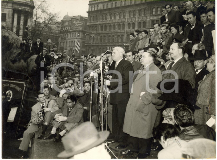 1956 LONDON Suez Crisis - Aneurin BEVAN making his speech in Trafalgar Square  