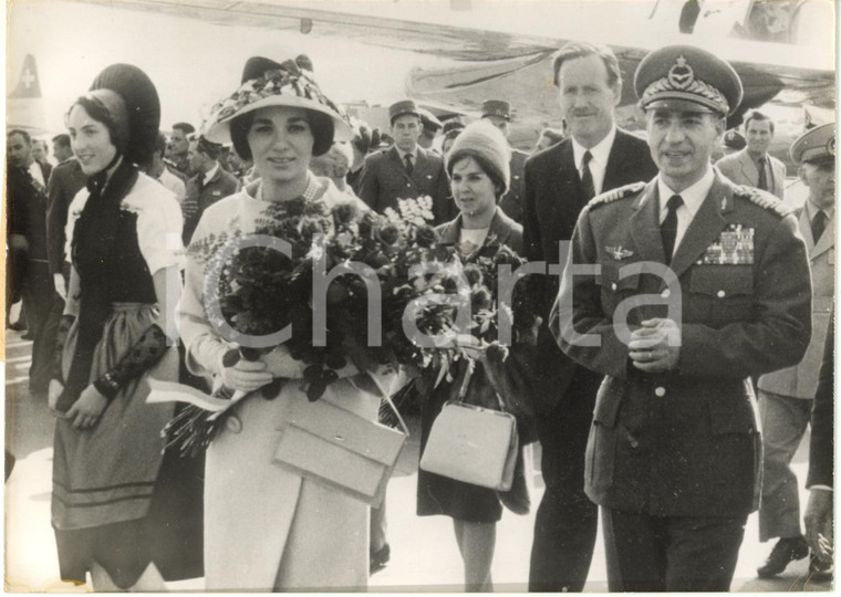 1961 ZURICH - Arrivo dello Shah Mohammad Reza PAHLAVI con la regina FARAH *Foto