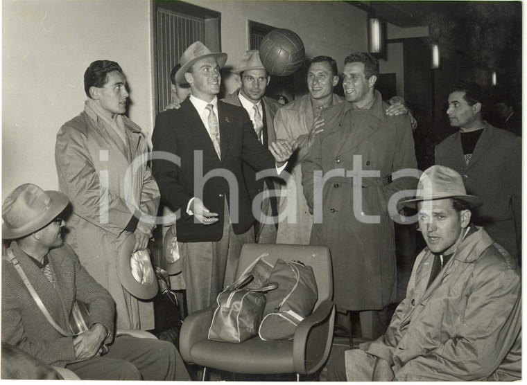 1956 MILANO MALPENSA - Arrivo squadra di pallanuoto ungherese da MELBOURNE *Foto