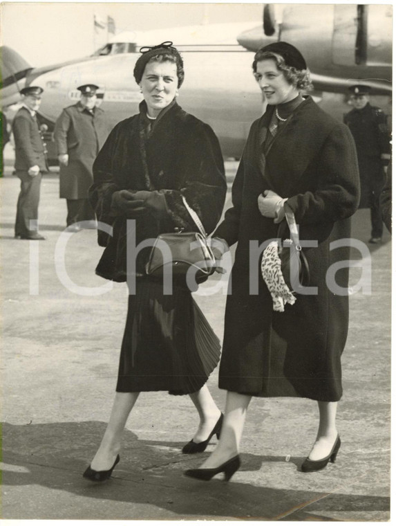 1954 LONDON Airport - DUCHESS MARINA and PRINCESS ALEXANDRA of Kent *Photo