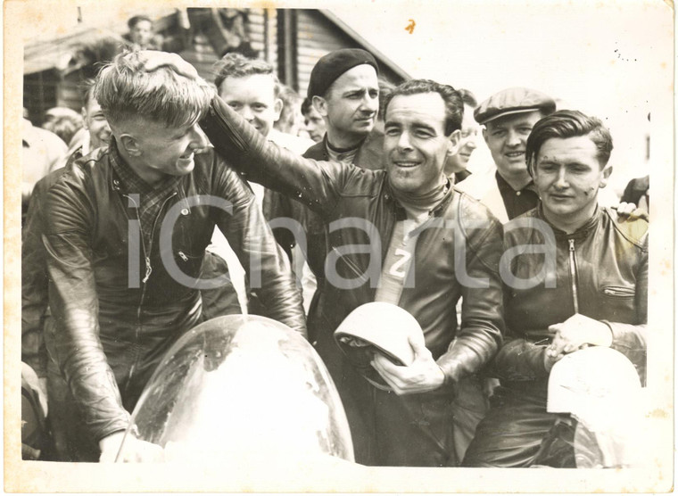 1956 ISLE OF MAN JUNIOR TT Ken KAVANAGH Derek ENNETT John HARTLE after the race