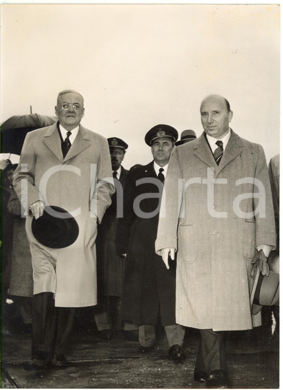 1954 MILANO Aeroporto MALPENSA - Mario SCELBA accoglie John Foster DULLES *Foto