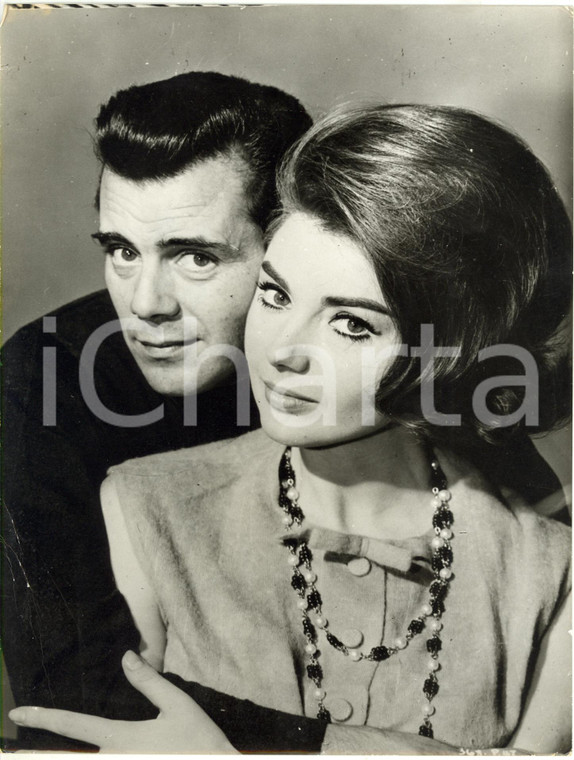 1964 CINEMA "Hot Enough for June" Dirk BOGARDE e Sylva KOSCINA - Ritratto *Foto