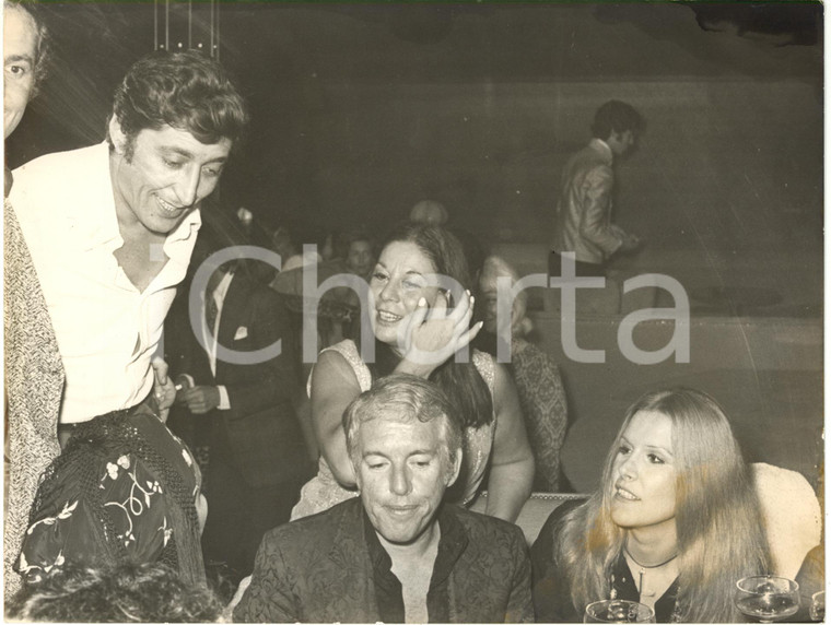 1970 ca ITALIA CINEMA - Luciano SALCE Ivano DAVOLI Liliana CHIARI a una serata